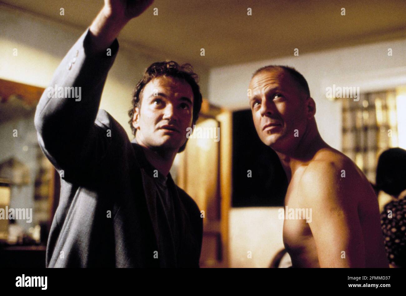 Quentin Tarantino, Bruce Willis, 'Pulp Fiction' (1994) Miramax / référence du dossier # 34145-051THA Banque D'Images