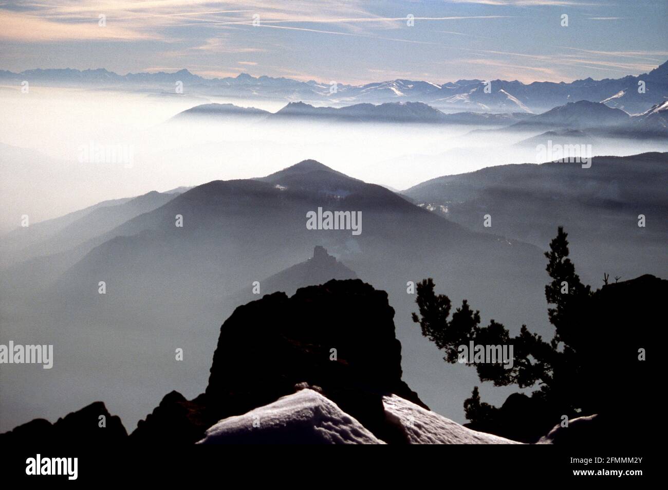 Panorama da Rocca Sella dans inverno Banque D'Images