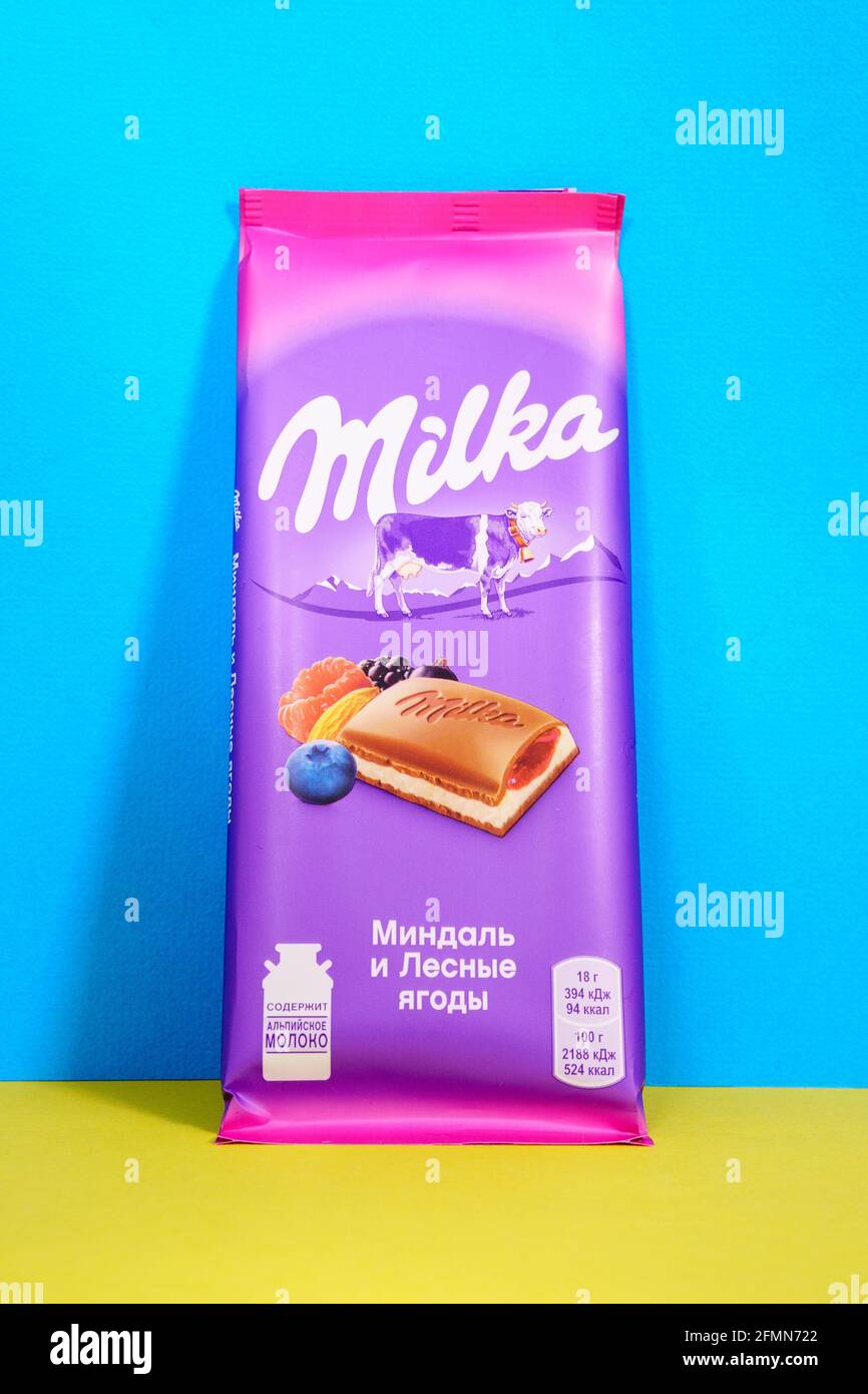 Tyumen, Russie-17 avril 2021 : Milka est une marque suisse de confiseries  au chocolat fabriquée à l'échelle internationale par la société Mondelez  International Photo Stock - Alamy