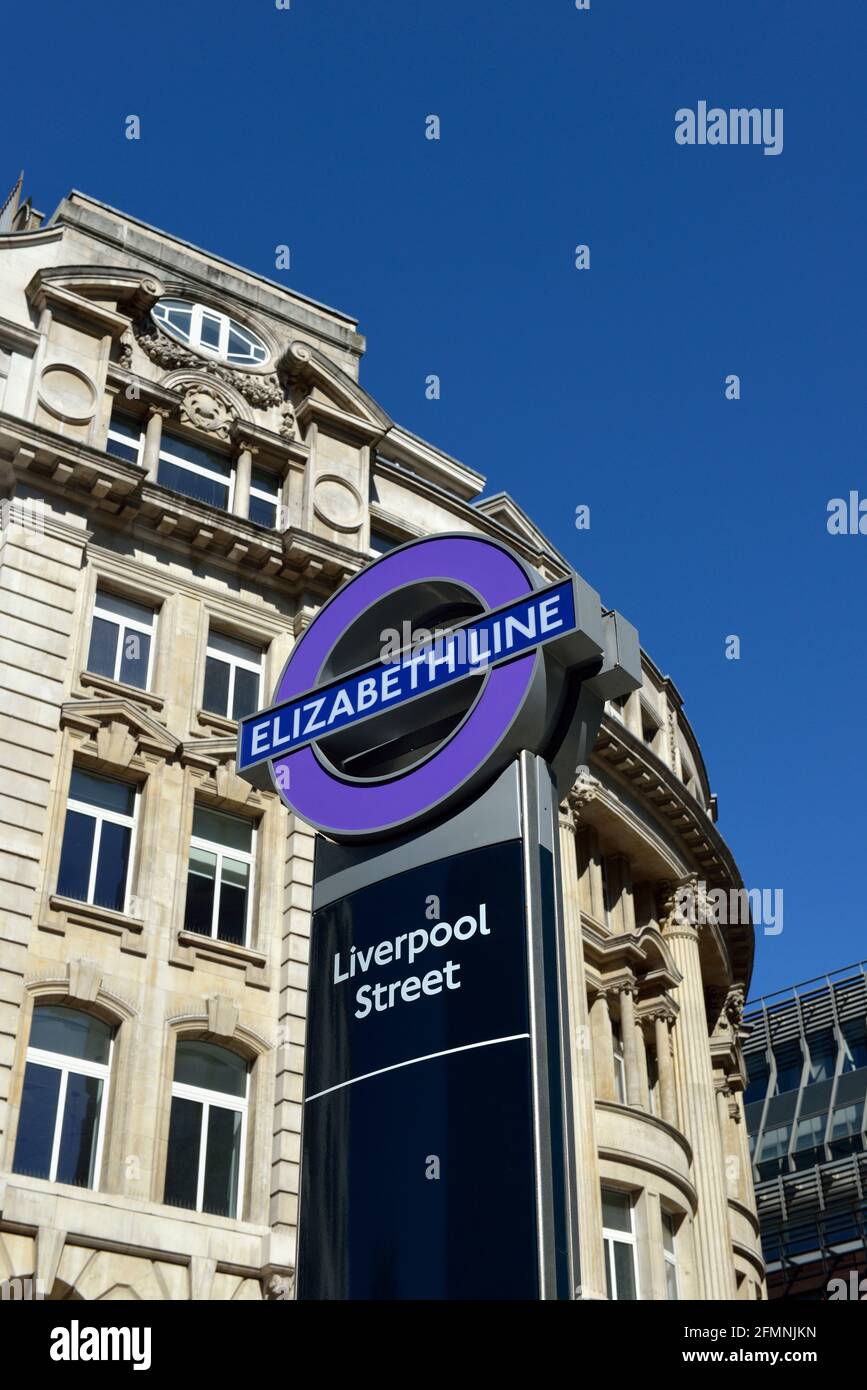 Elizabeth Line Sign, Liverpool Street, Londres, Royaume-Uni Banque D'Images