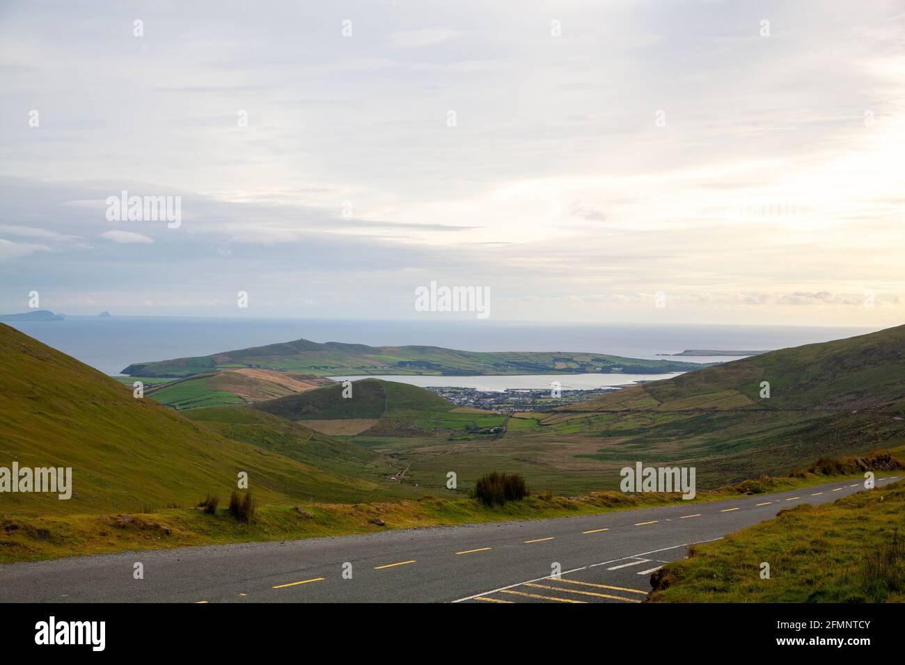Vue depuis Conor Pass dans la péninsule de Dingle en Irlande Banque D'Images
