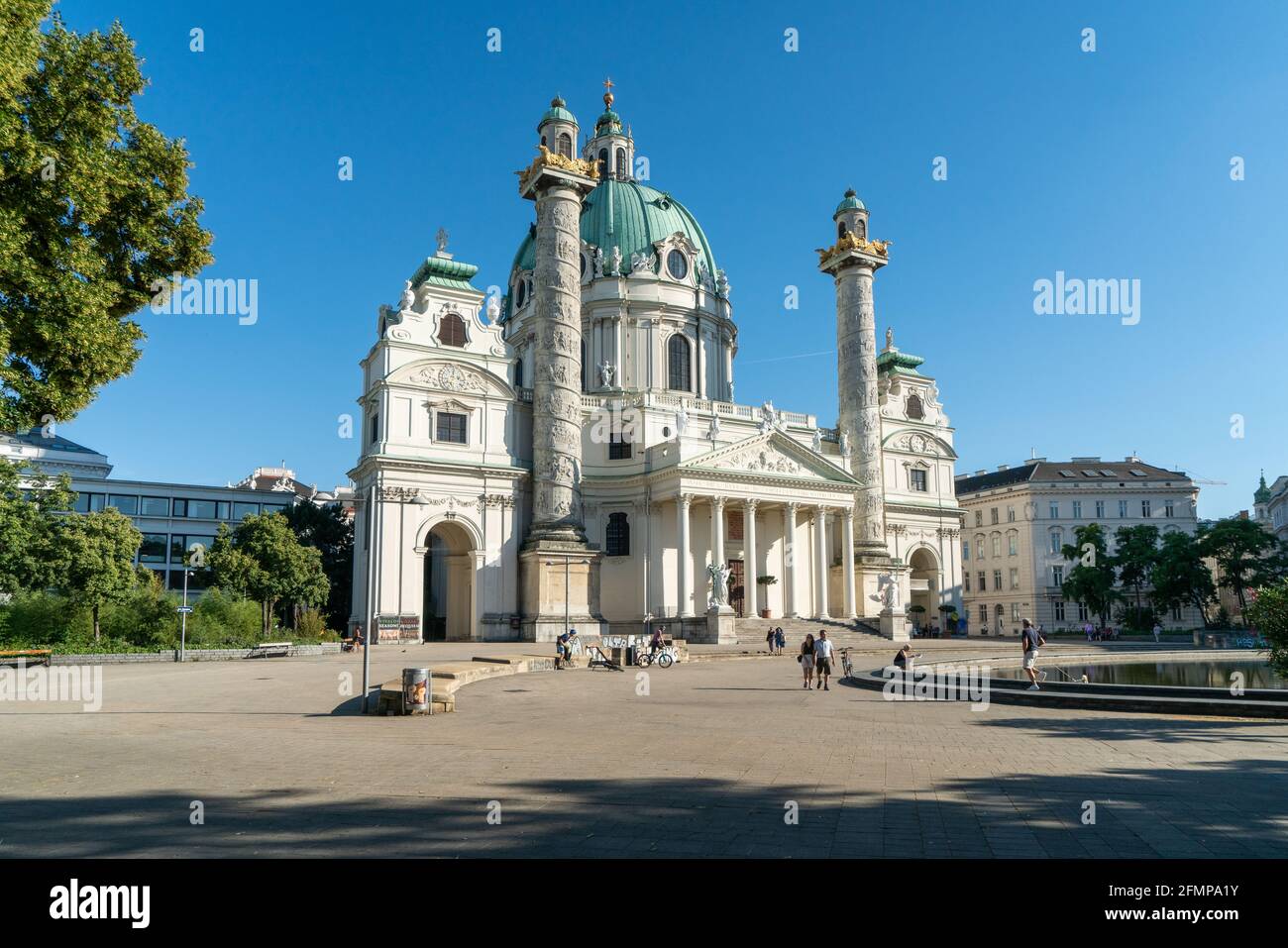 Vienne, Autriche - 29-06-2019: Cathédrale de Karlskirche en été. Banque D'Images