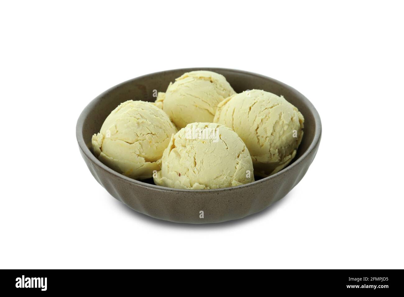 Bol avec boules de crème glacée isolées sur fond blanc Banque D'Images