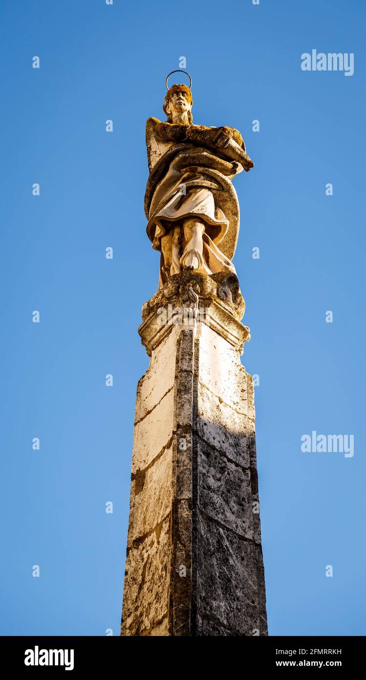 Monument à San Rafael, Plaza del Potro et street Lucano. Cordoue, Espagne Banque D'Images