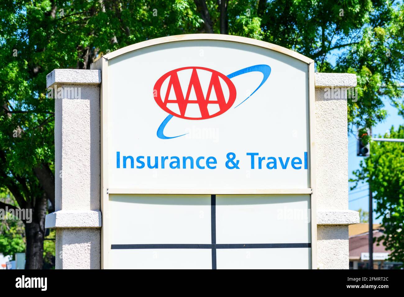 Panneau AAA à l'extérieur d'une succursale de l'American automobile Association association nationale des membres à but non lucratif et organisme de services privés - Banque D'Images