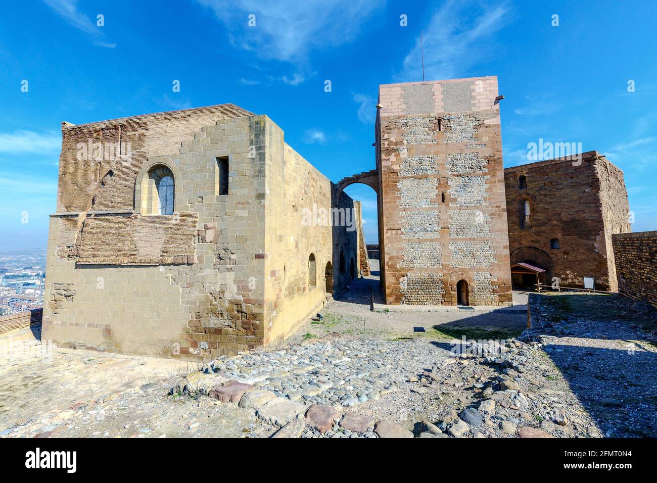 Le château des Templiers de Monzon. D'origine arabe (Xe siècle) Huesca Aragon Espagne. Tour d'hommage Banque D'Images