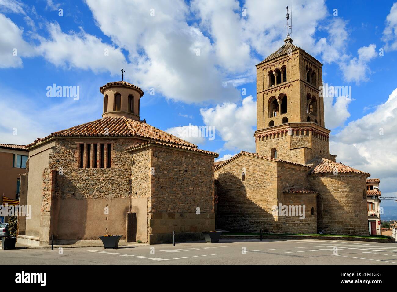 Église romane de Santa Eugenia de Berga, Catalogne, Espagne. Construit au XIe siècle Banque D'Images