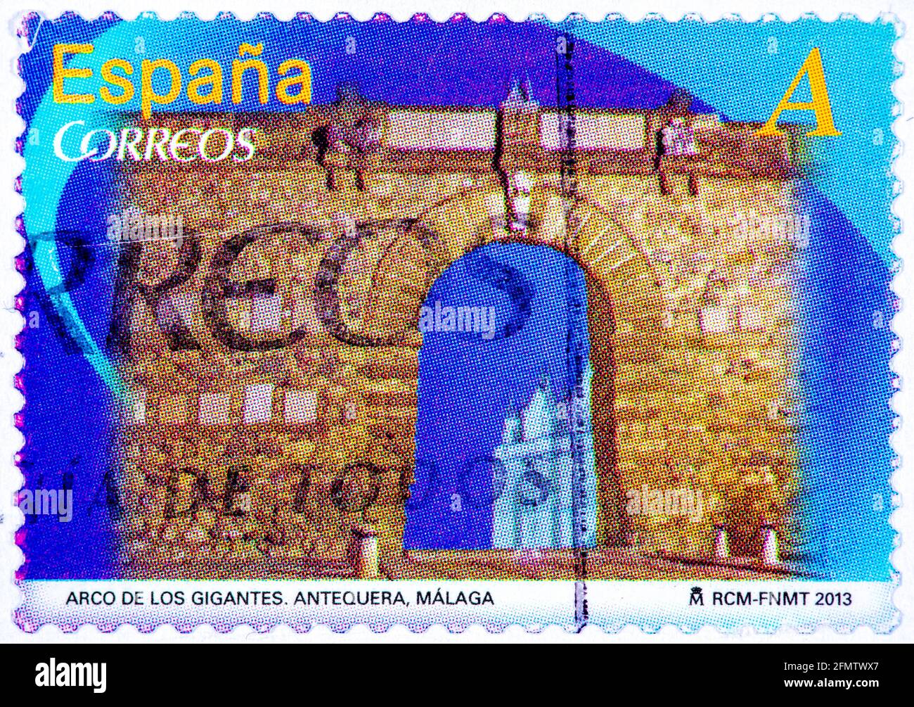 ESPAGNE - VERS 2012: Un timbre imprimé en Espagne à partir de la "Culture Monumental arches et portes" question montre l'arche des géants à Antequera Malaga, circ Banque D'Images