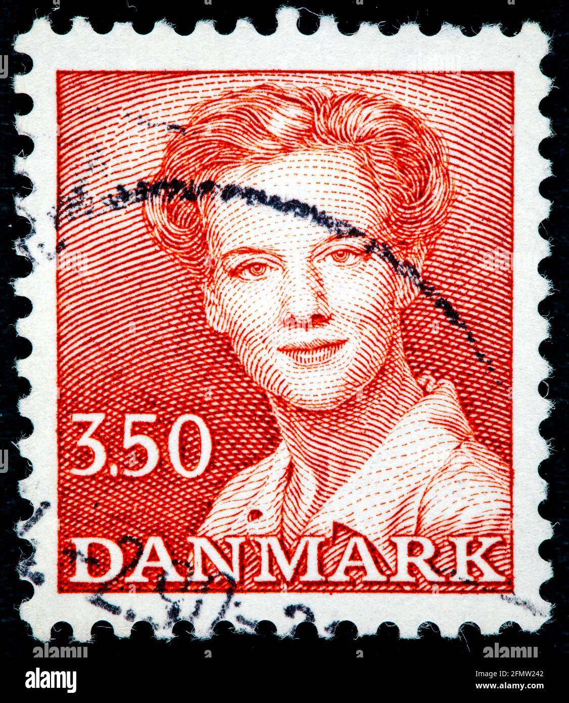Danemark - vers 1982: Un timbre imprimé au danemark montre la reine Margrethe II, vers 1982 Banque D'Images