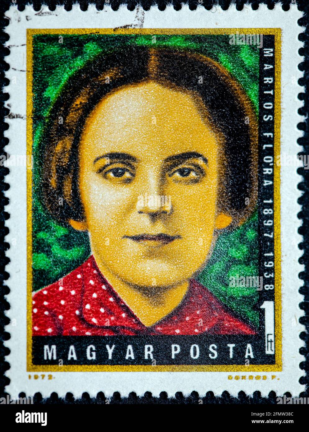 HONGRIE - VERS 1972 : un timbre imprimé en Hongrie montre Flora Martos, chef du Parti travailliste hongrois vers 1972 Banque D'Images