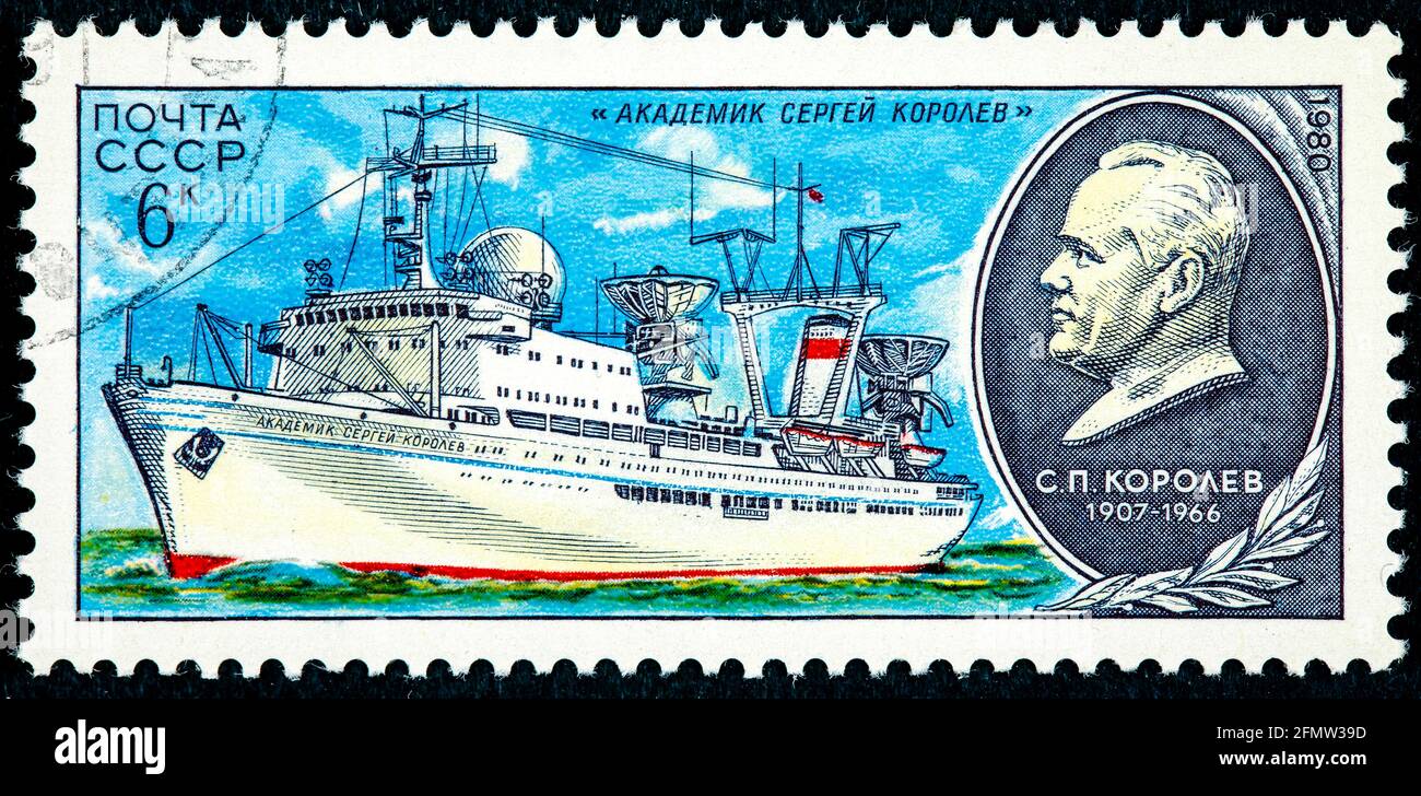RUSSIE - VERS 1980: Un timbre imprimé en Russie montre Sergueï Korolev navire de recherche et Portrait vers 1980 Banque D'Images