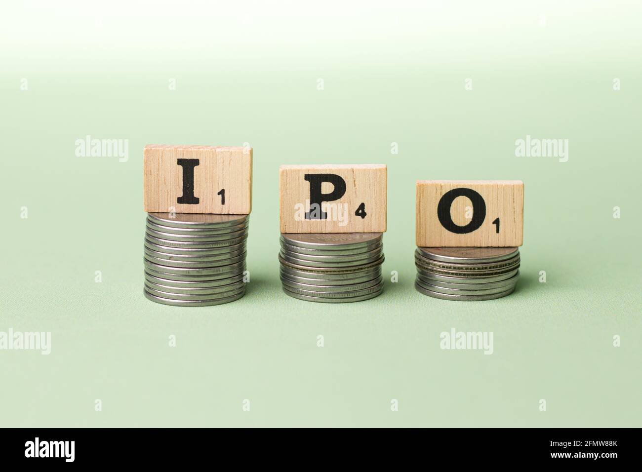 Assam, inde - 30 mars 2021 : mot IPO écrit sur une image de stock de cubes en bois. Banque D'Images