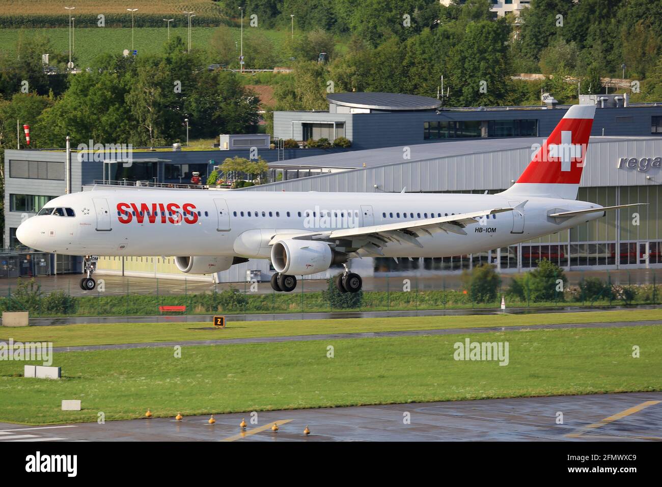 Zurich, Suisse – 5. Août 2017 : Swiss Air Lines Airbus A321 à l'aéroport de Zurich (ZRH) en Suisse. Airbus est un fabricant d'avions de Toul Banque D'Images