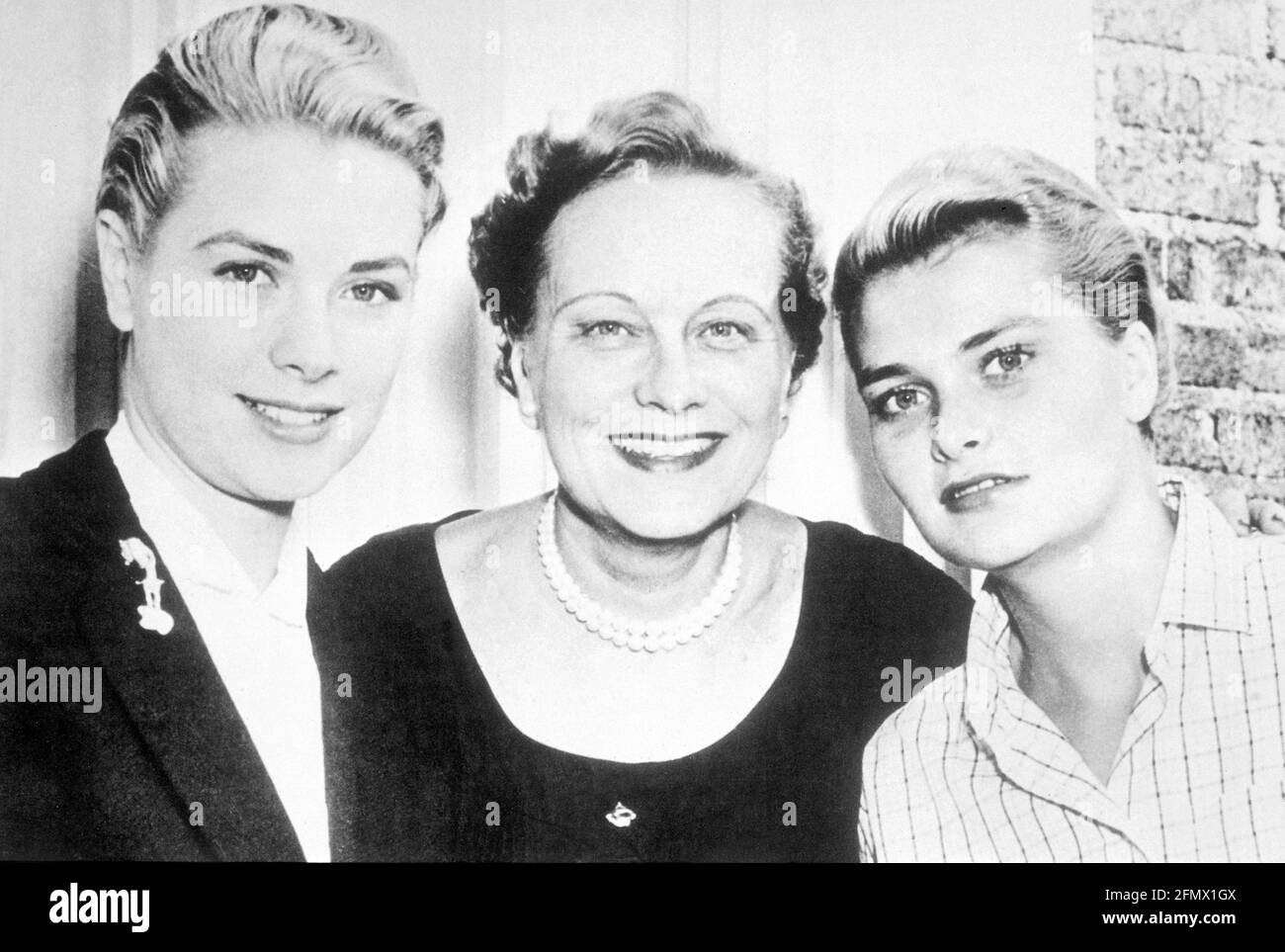 Kelly, Grace, 12.11.1929 -14.9.1982, actrice américaine, avec sa sœur, Et sa mère, DROITS-SUPPLÉMENTAIRES-AUTORISATION-INFO-NON-DISPONIBLE Banque D'Images