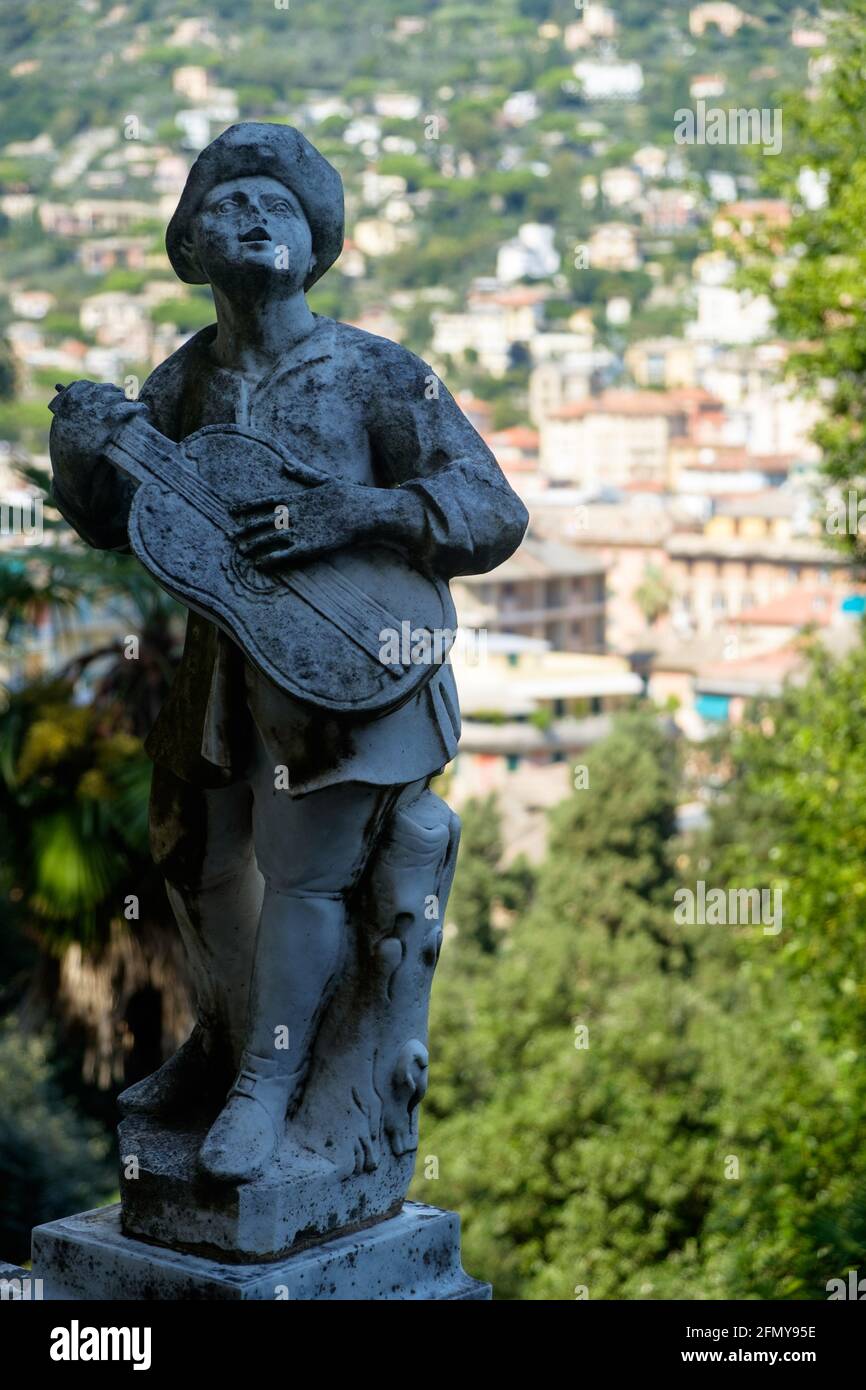 Statue dans le jardin de la Villa Durazzo dans la ville italienne de Santa Margherita Ligure. Banque D'Images
