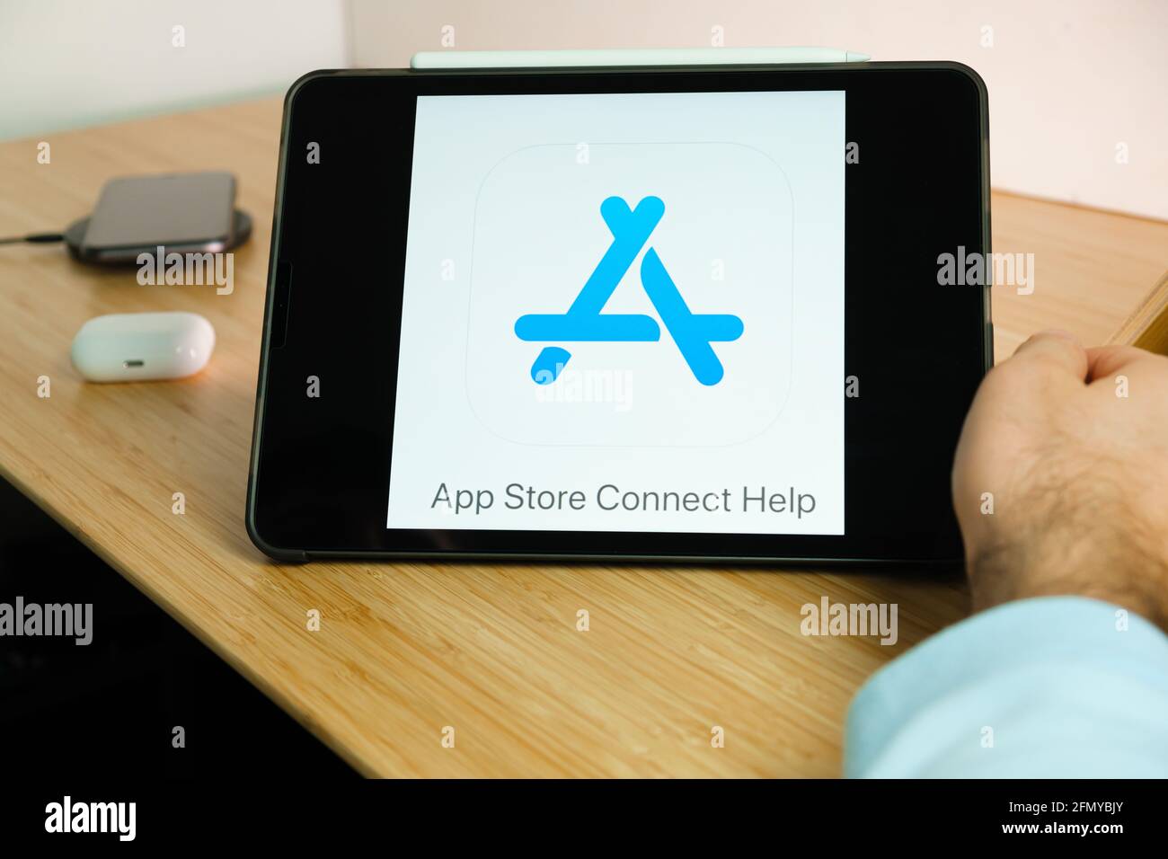 Le logo de l'aide de connexion de l'App Store d'Apple s'affiche sur l'écran de la tablette iPad. Mars 2021, San Francisco, États-Unis Banque D'Images