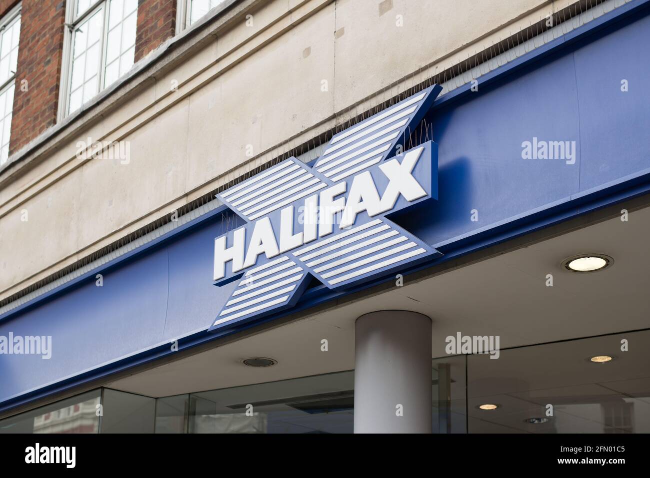 Logo bleu enseigne magasin Halifax Bank Banque D'Images