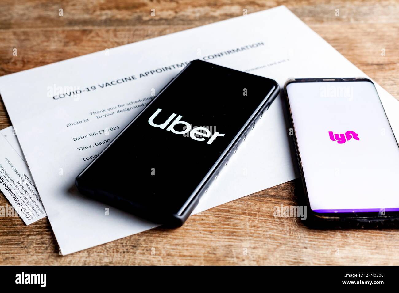 Clarksburg, MD, États-Unis 05-12-2021: L'administration de Biden a annoncé un accord pour que les applications de partage de voiture lyft et uber offrent le transport gratuit à vacc Banque D'Images