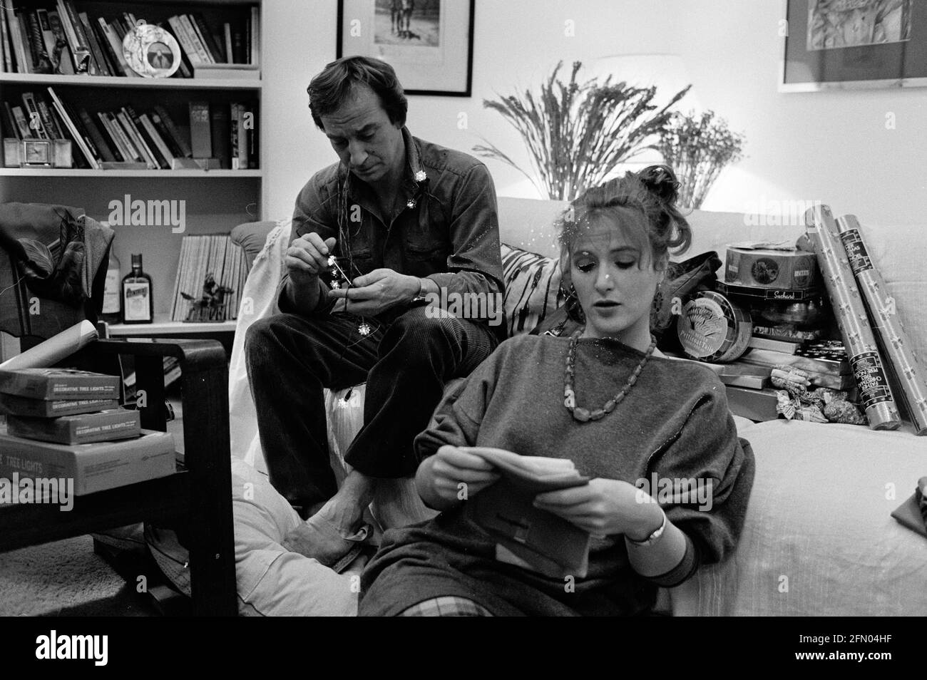 Confort et joie (1984) Bill Paterson, Eleanor David, Date: 1984 Banque D'Images