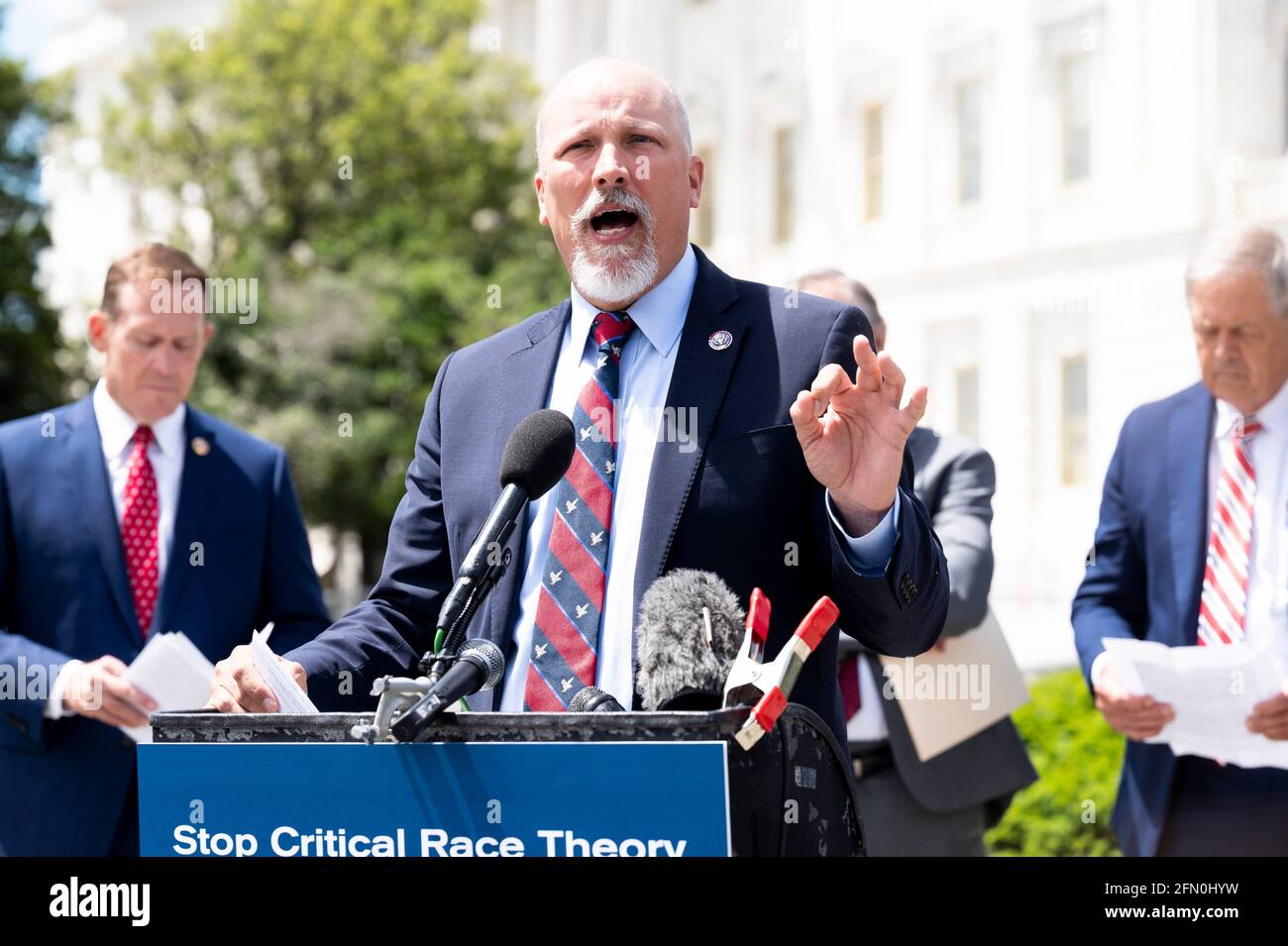 Washington, DC, États-Unis. 12 mai 2021. 12 mai 2021 - Washington, DC, États-Unis: Le représentant américain CHIP ROY (R-TX) s'est exprimé lors d'une conférence de presse sur l'interdiction du financement fédéral pour l'enseignement de la théorie critique de la race. Crédit : Michael Brochstein/ZUMA Wire/Alay Live News Banque D'Images