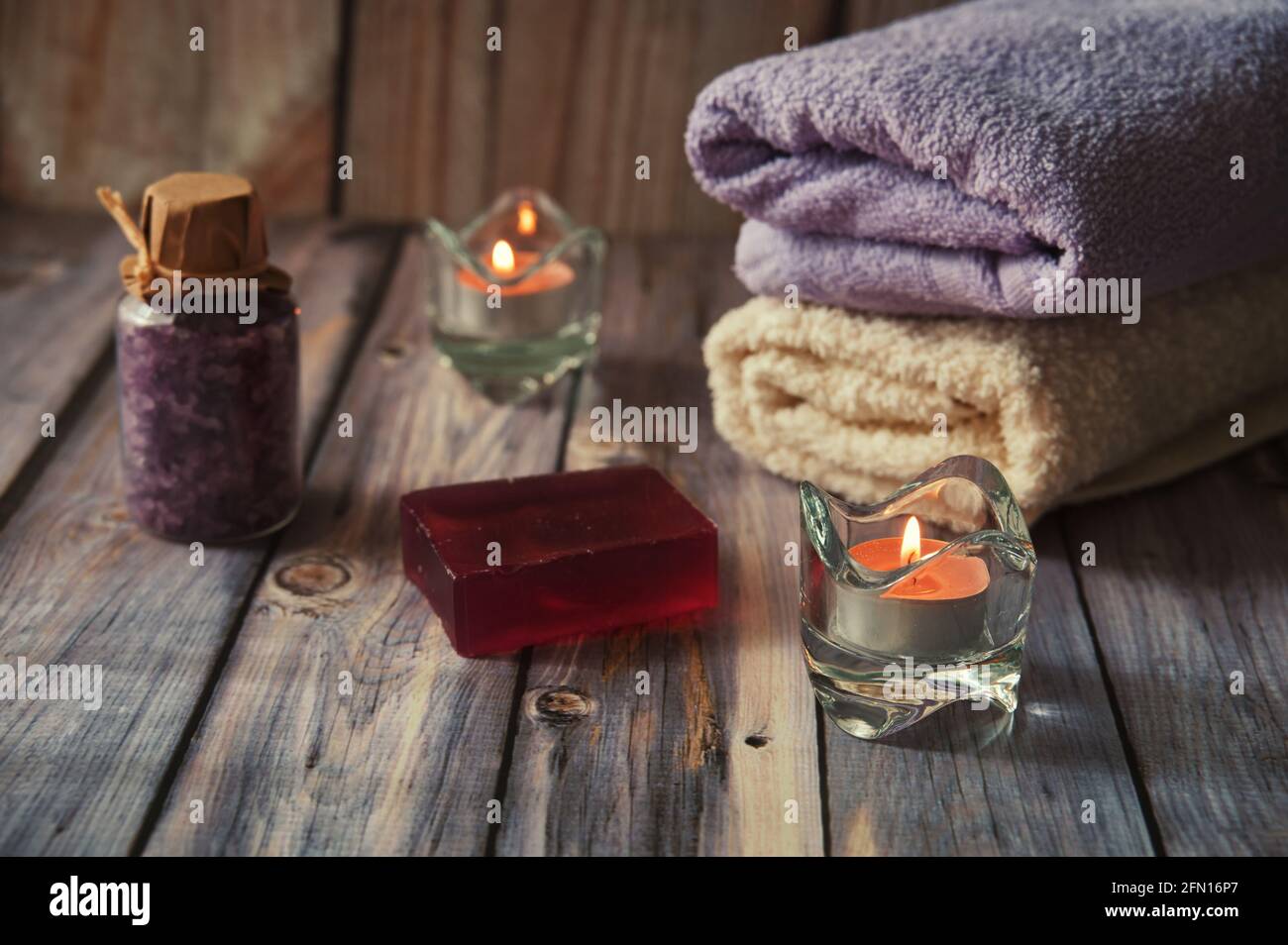 Cosmétique naturelle biologique DE SPA avec lavande Banque D'Images