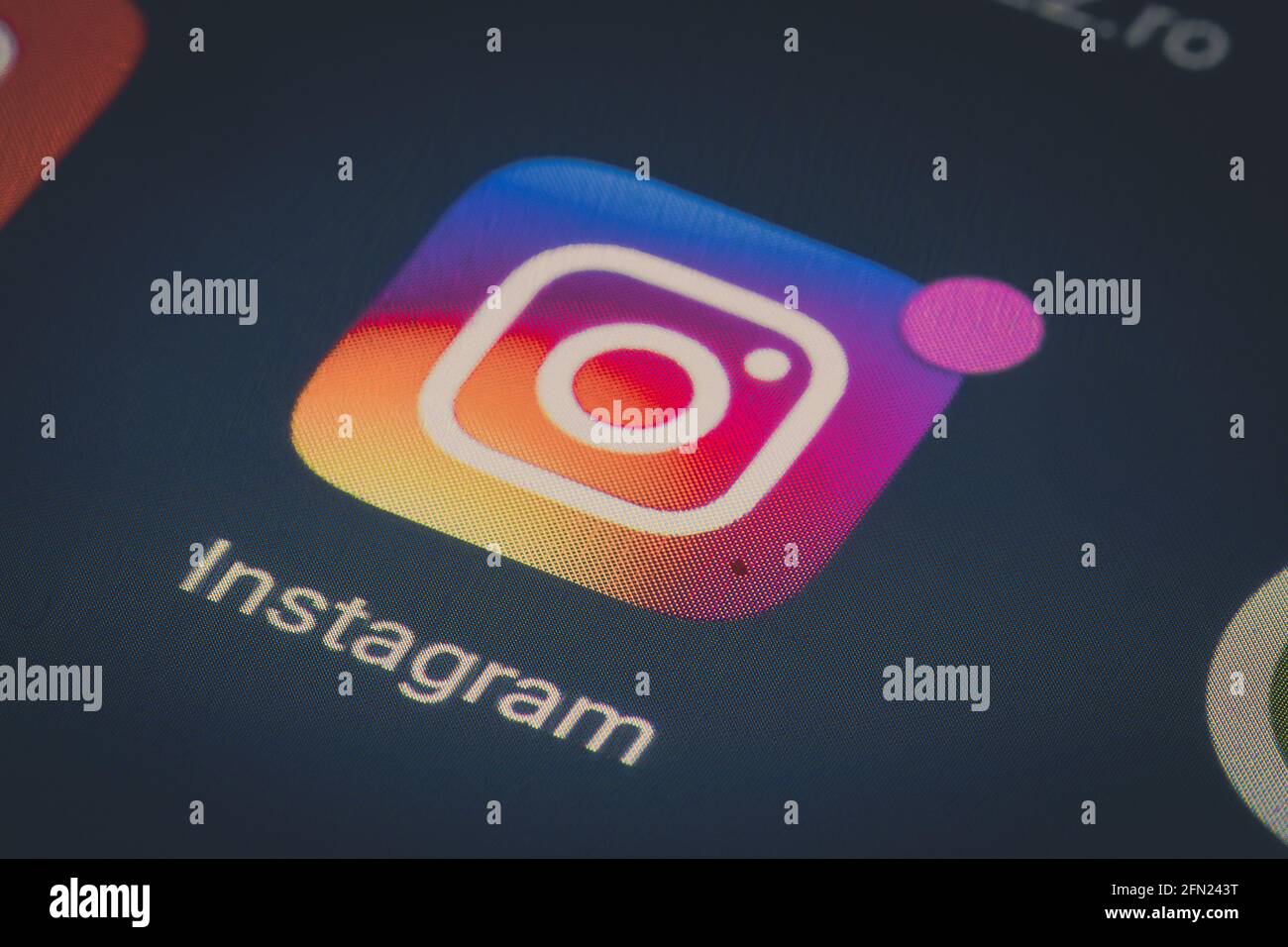 Bucarest, Roumanie - 13 décembre 2020 : gros plan éditorial de l'application mobile Instagram sur un écran de smartphone. Banque D'Images