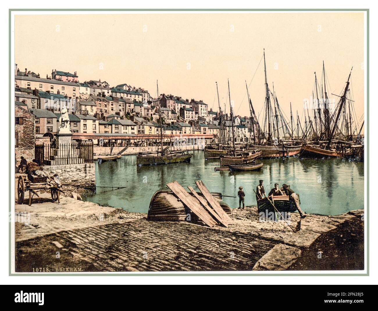 BRIXHAM années 1890 Vintage Brixham Fishing Harbour Devon South West Coast England UK 1890 composition artistique Chromolithograph Photochrome Banque D'Images