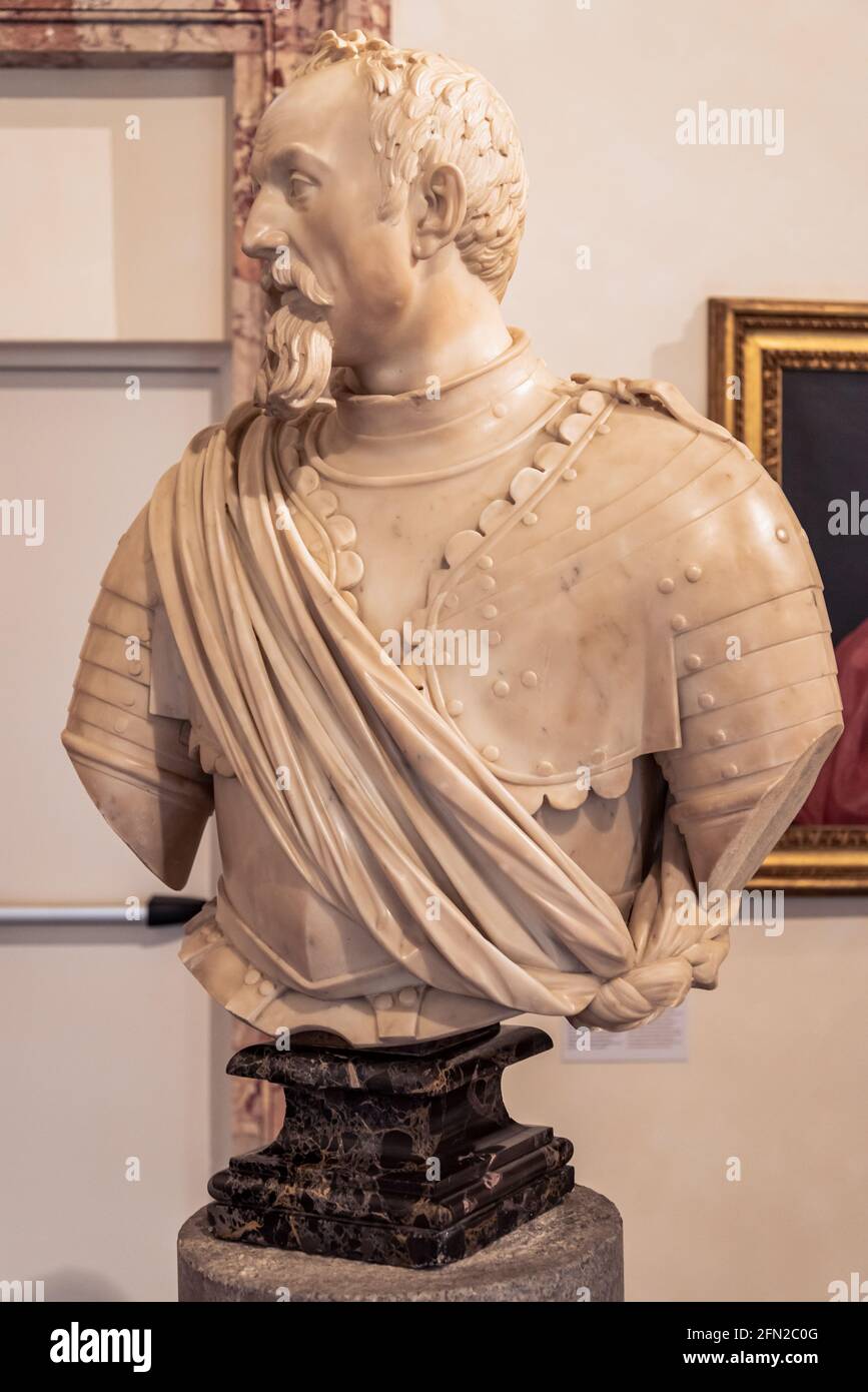 Buste de noble italien historique en profil Banque D'Images