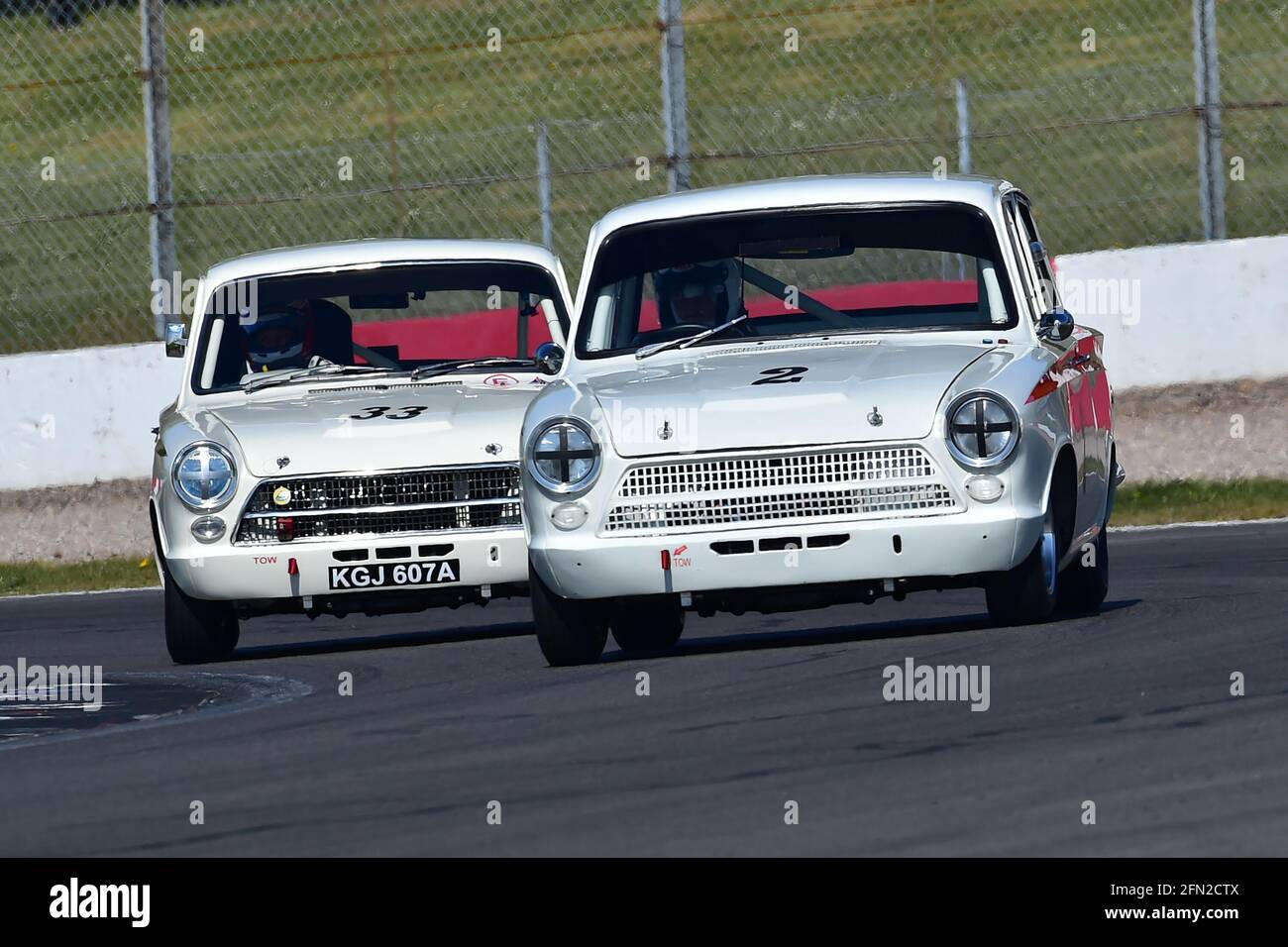 Cortina contre Cortina à McLeans, Neil Brown, Ford Lotus Cortina, Jon Minshaw, Phil Keen, Ford Lotus Cortina, Historic Touring car Challenge, HTCC, Tony Banque D'Images