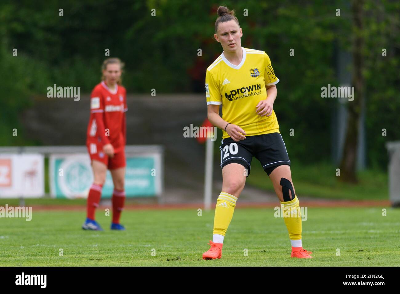 Aschheim, Allemagne. 13 mai 2021. Lisa Mayer (20 1. FC Saarbruecken) pendant le 2. Frauen Bundesliga match entre le FC Bayern Munich II et 1. FC Saarbruecken au Sportpark Aschheim, Allemagne. Crédit: SPP Sport presse photo. /Alamy Live News Banque D'Images