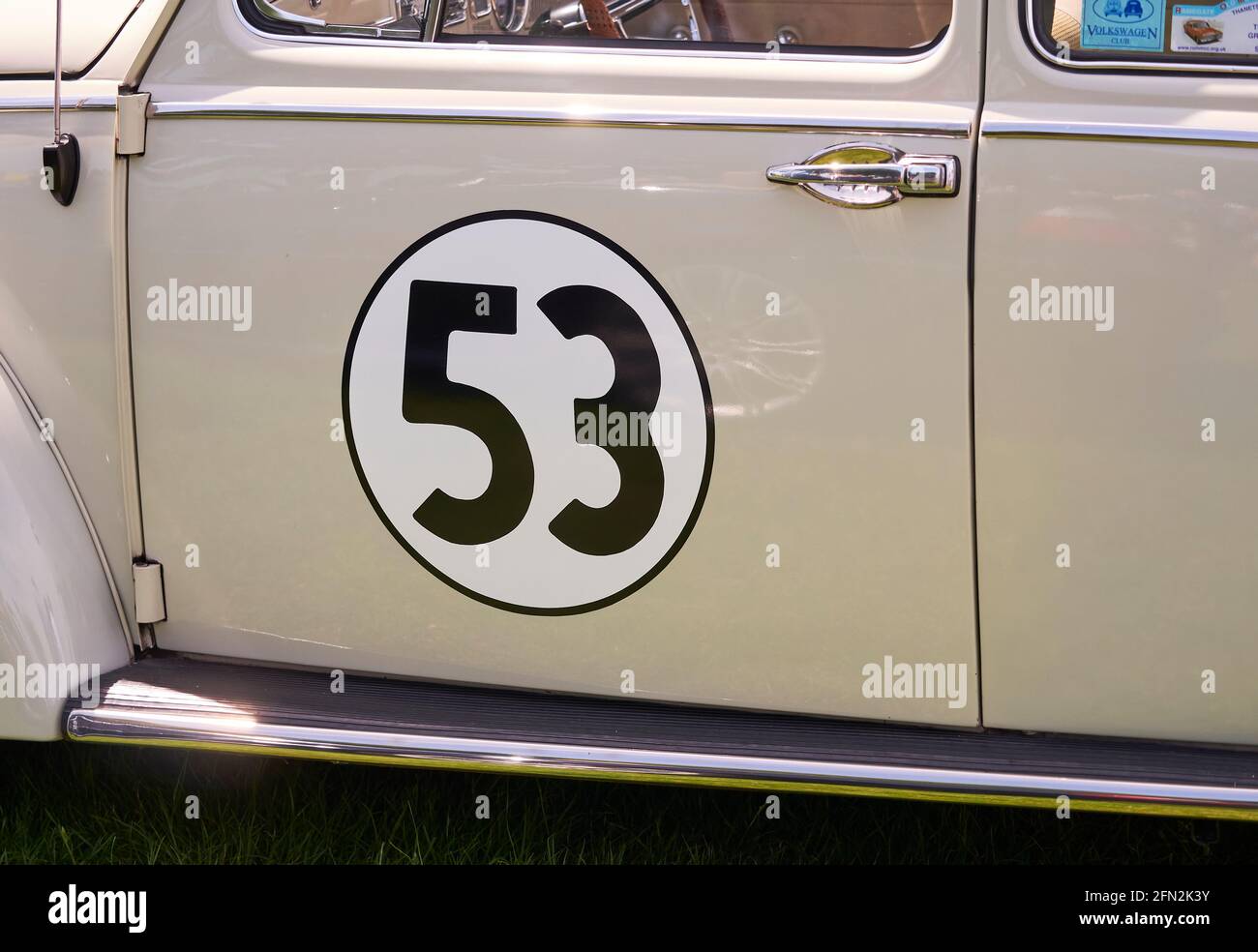 Réplique de la célèbre voiture Volkswagen Beetle Herbie, The Love Bug, numéro 53 du long métrage de 1968 Banque D'Images