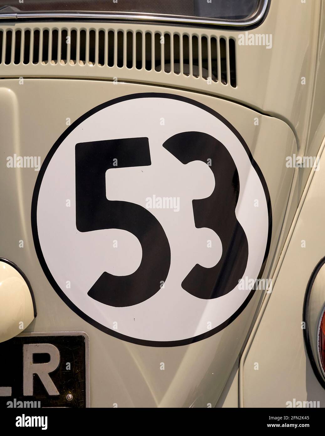 Réplique de la célèbre voiture Volkswagen Beetle Herbie, The Love Bug, numéro 53 du long métrage de 1968 Banque D'Images