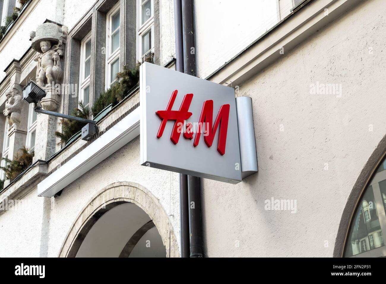Enseigne du magasin H et M à Munich Banque D'Images