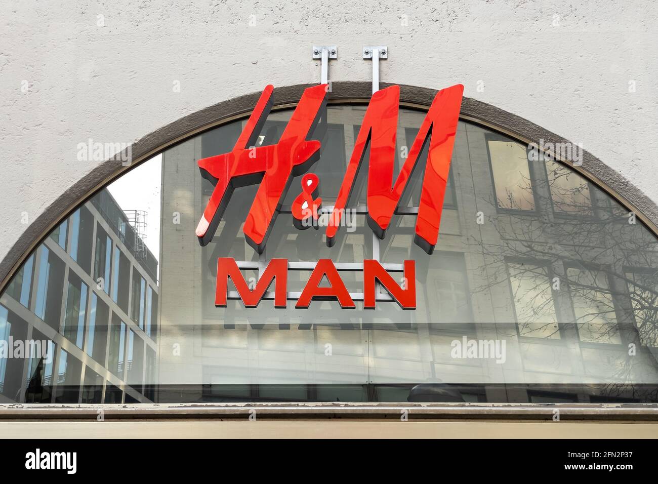 Magasin H and M MAN dans le centre-ville de Munich Banque D'Images