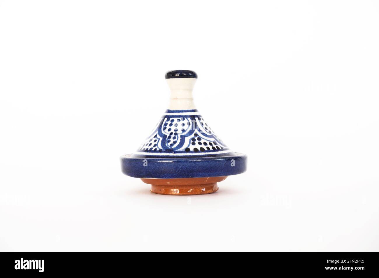 TAGINE Maroc, plat gastronomique traditionnel marocain en céramique tajine, Mini, Banque D'Images