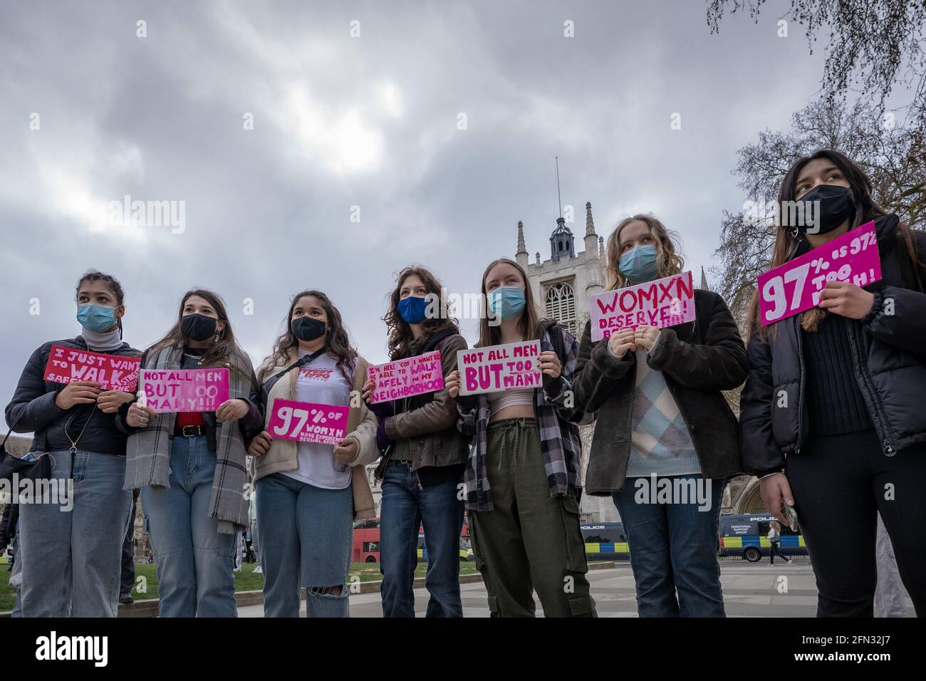 Mettre fin à la violence contre les femmes - le 97 mars à Parliament Square, Londres, Royaume-Uni Banque D'Images
