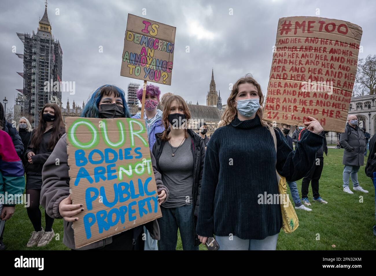 Mettre fin à la violence contre les femmes - le 97 mars à Parliament Square, Londres, Royaume-Uni Banque D'Images