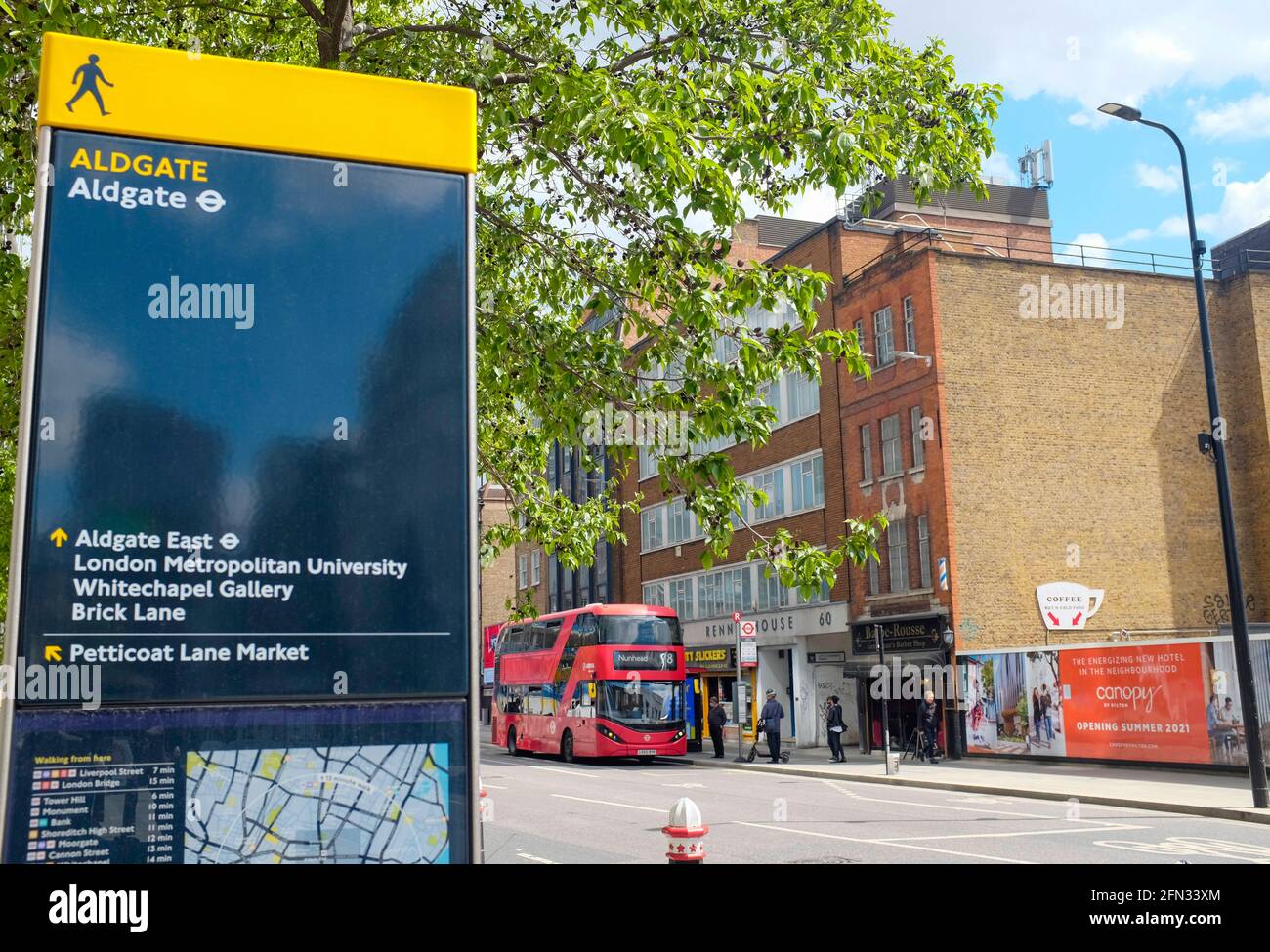 Panneaux Streets sur Whitechapel High Street Londres, Royaume-Uni. Banque D'Images