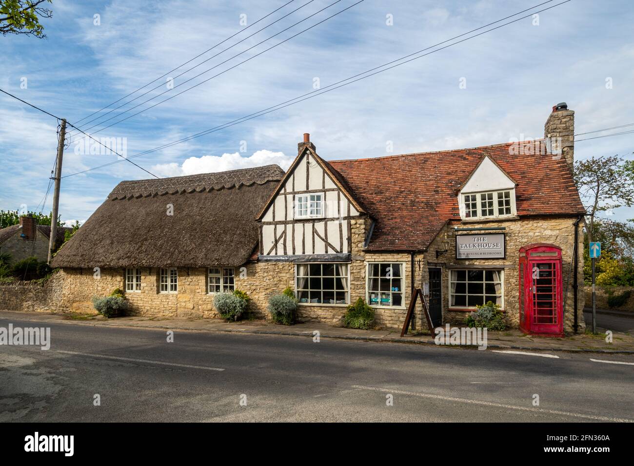 Le pub et restaurant Talkhouse à Stanton St John près d'Oxford, Oxfordshire, Angleterre, Royaume-Uni Banque D'Images