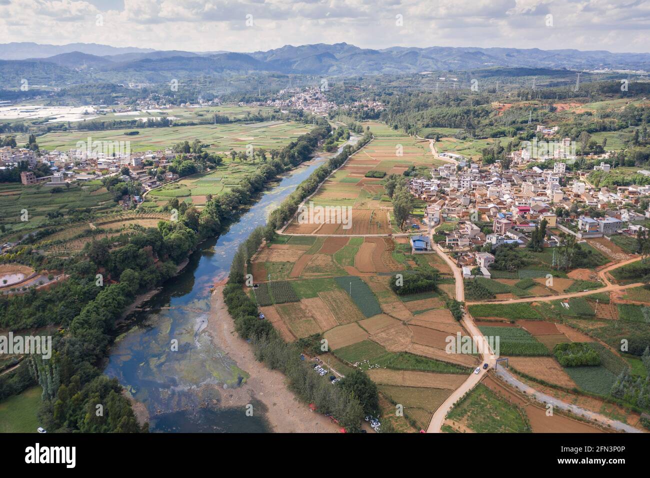 Vue aérienne d'un village à Yiliang, Yunnan - Chine Banque D'Images