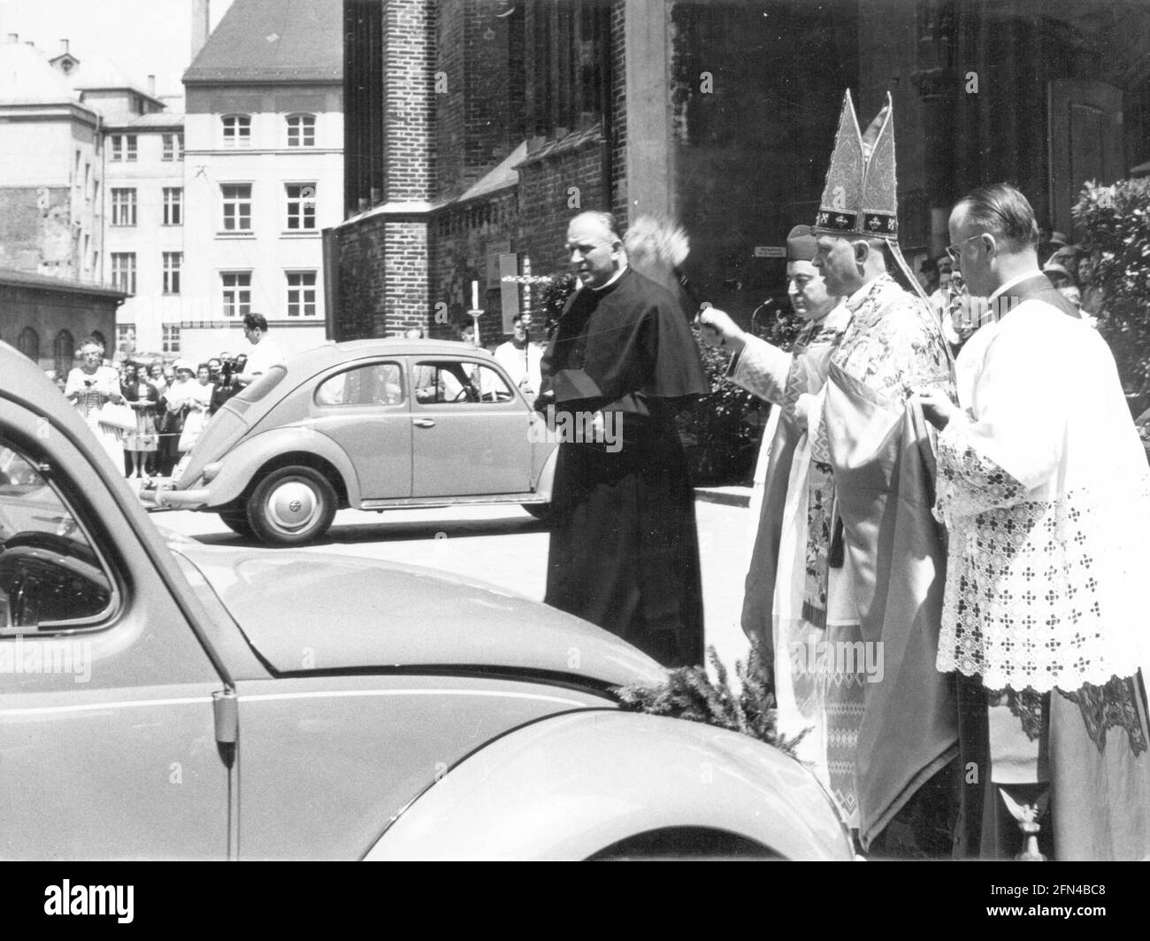 Wendel, Joseph cardinal, 27.5.1901 - 31.12.1960, gergyman allemand, demi-longueur, Avec Paul Schulte, DROITS-SUPPLÉMENTAIRES-AUTORISATION-INFO-NON-DISPONIBLE Banque D'Images