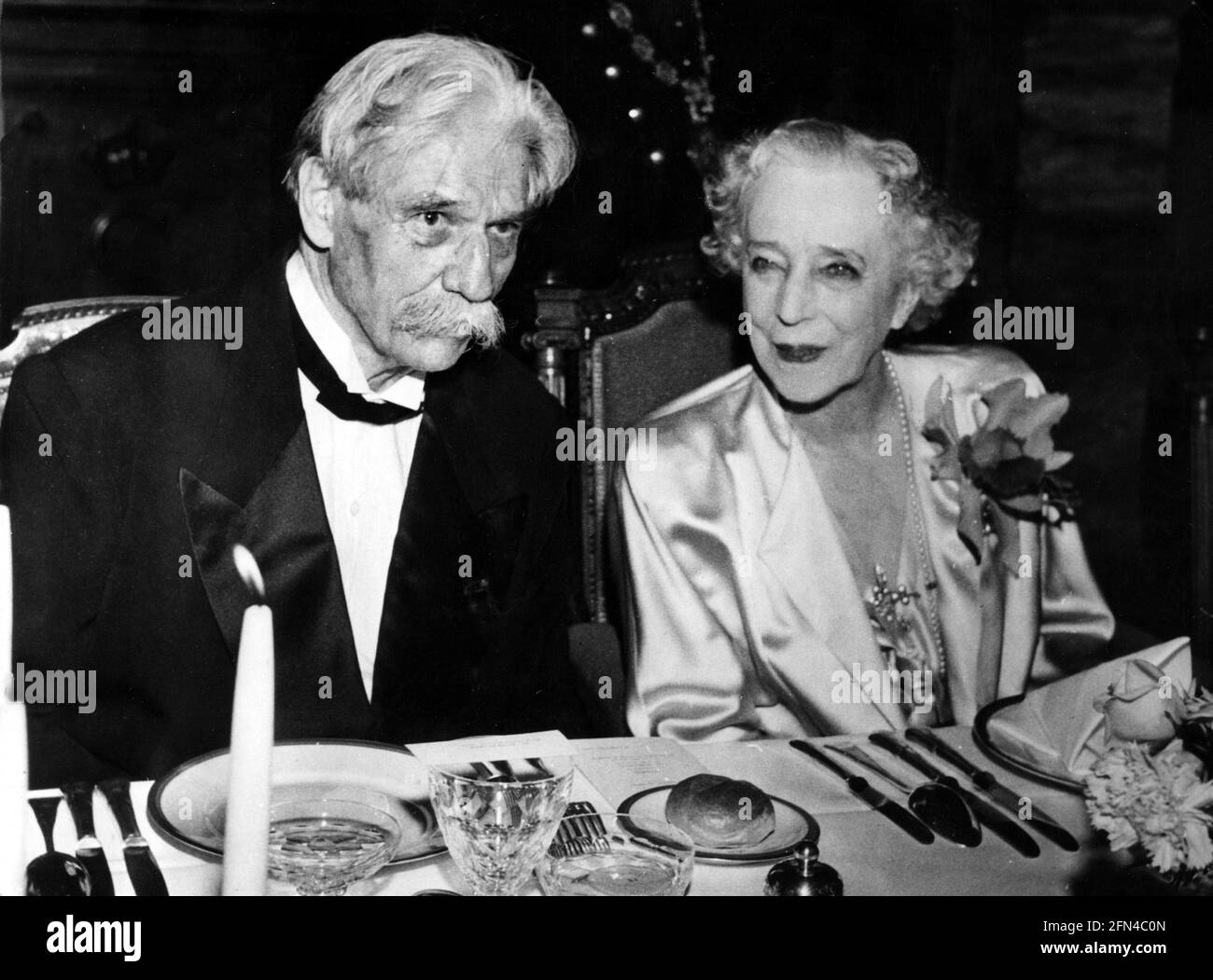 Schweitzer, Albert, 14.1.1875 - 4.9.1965, Medic allemand / physicien, demi-longueur, DROITS-SUPPLÉMENTAIRES-AUTORISATION-INFO-NON-DISPONIBLE Banque D'Images