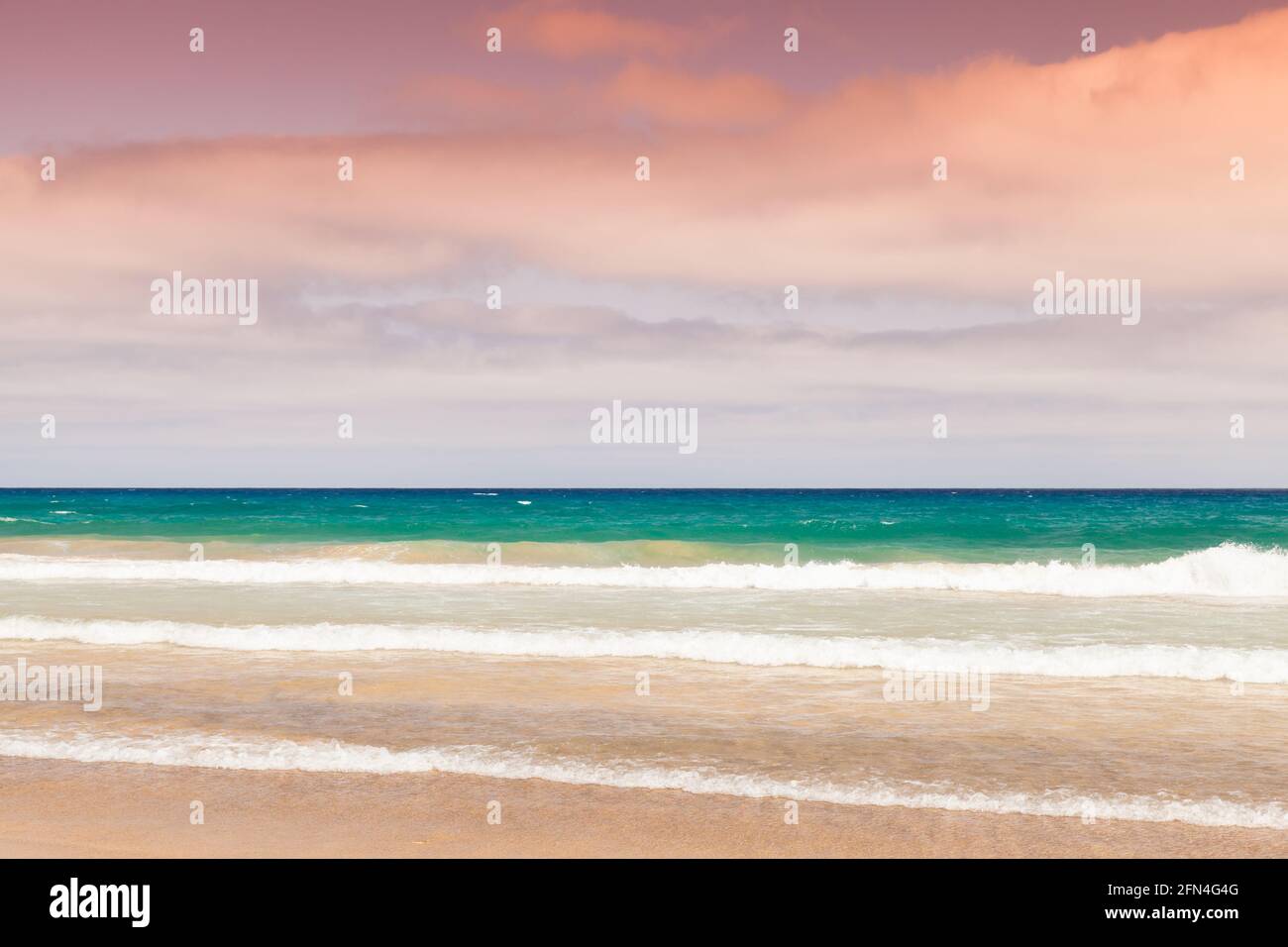 Une plage de sable vide, paysage de l'île de Porto Santo dans l'archipel de Madère, Portugal Banque D'Images