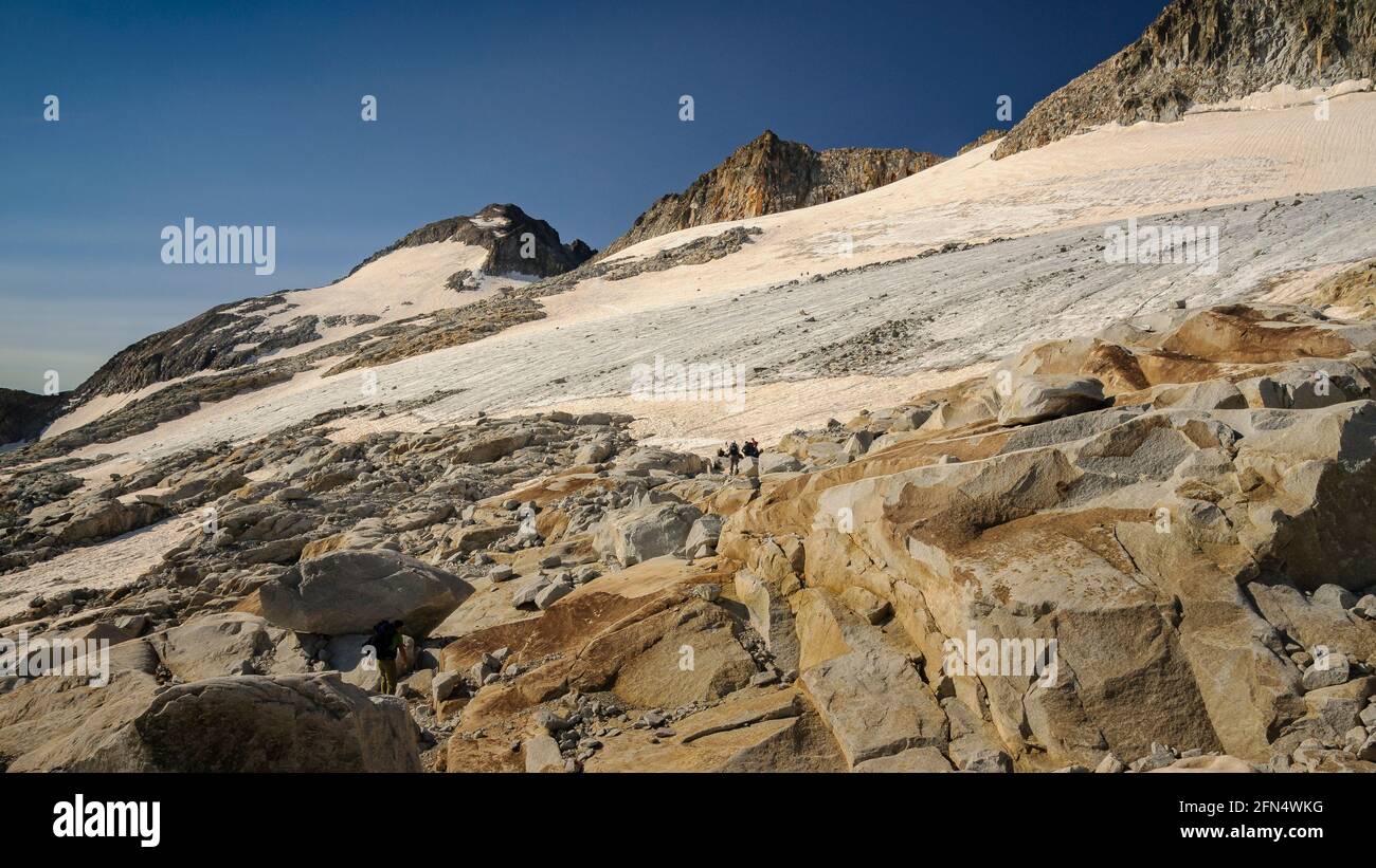 Glacier et roche d'Aneto (Parc naturel de Posets-Maladetas, Benasque,  Espagne, Pyrénées) ESP: Glaciar del Aneto y detales de rocas (Pirineos  Photo Stock - Alamy