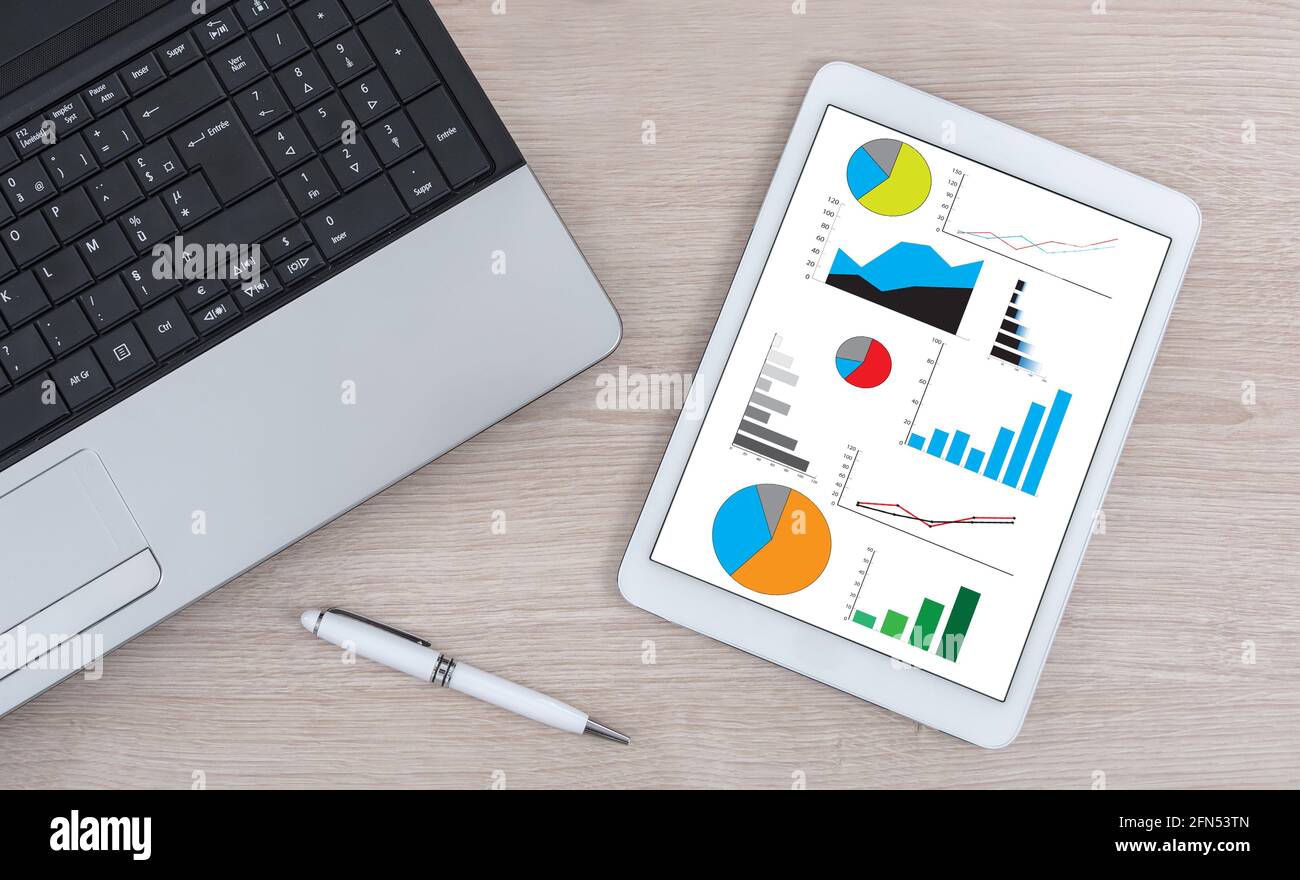 Concept d'analyse graphique présenté sur une tablette numérique Banque D'Images