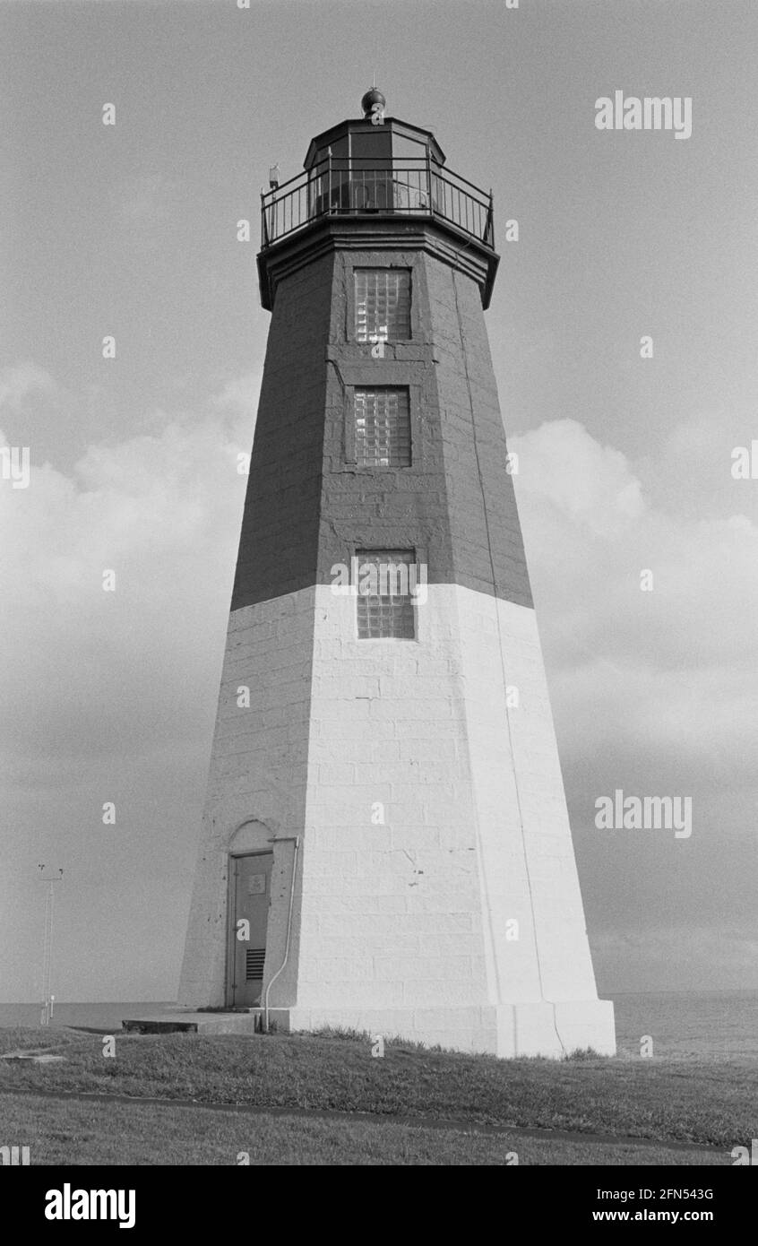 Phare de point Judith, Narragansett, Rhode Island, novembre 1992. Partie d'une série de 35 phares de la côte est américaine photographiés entre novembre 1992 et septembre 1993. Banque D'Images