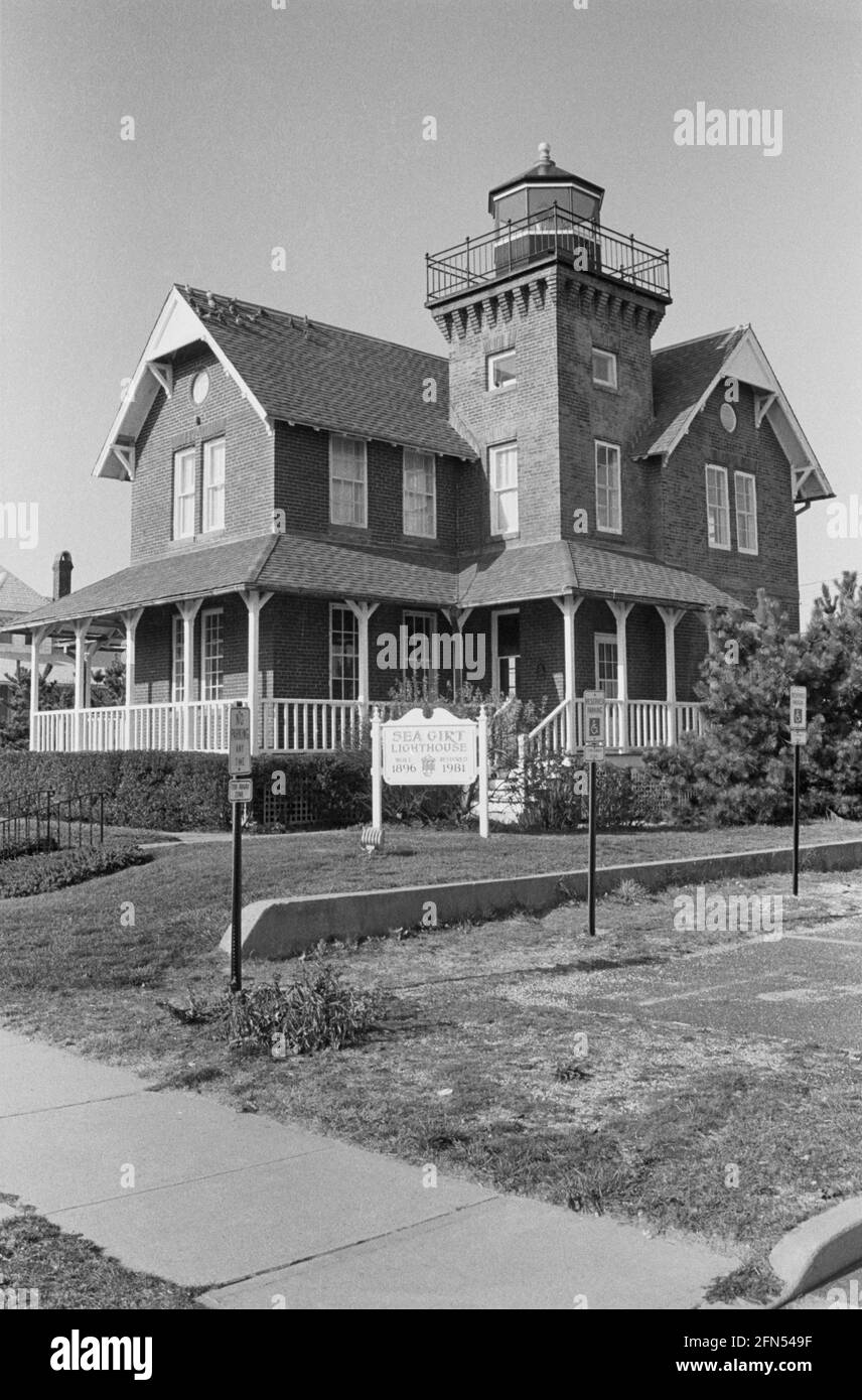 Phare de Sea Girt, Sea Girt, NJ, novembre 1992. Partie d'une série de 35 phares de la côte est américaine photographiés entre novembre 1992 et septembre 1993. Banque D'Images