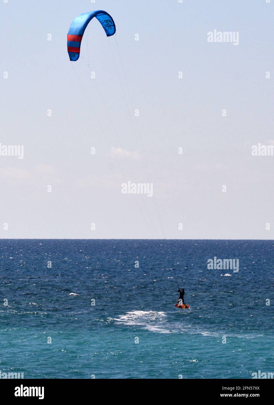 Kite surf en Méditerranée Banque D'Images