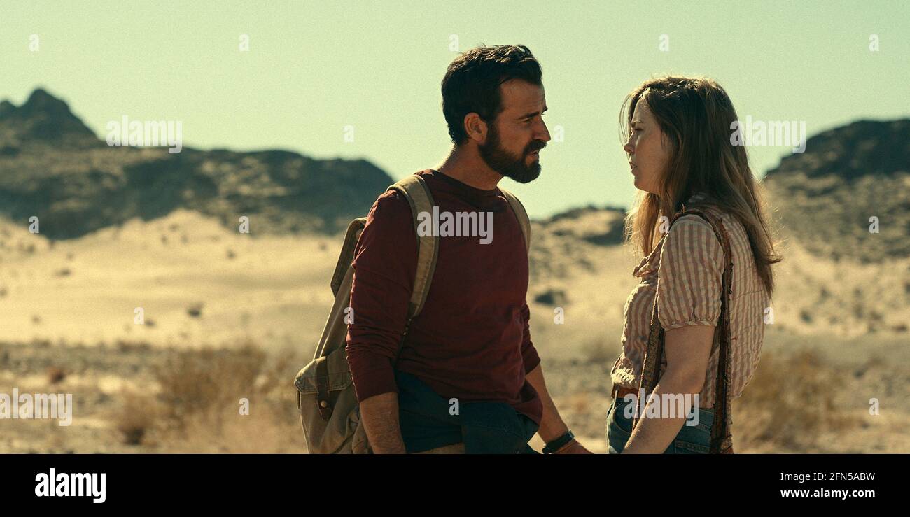 MELISSA GEORGE et JUSTIN THEROUX dans LA CÔTE DE MOSQUITO (2021), dirigé par CLARE KILNER, JEREMY PODESWA et RUPERT WYATT. Crédit: Fremantle / Album Banque D'Images