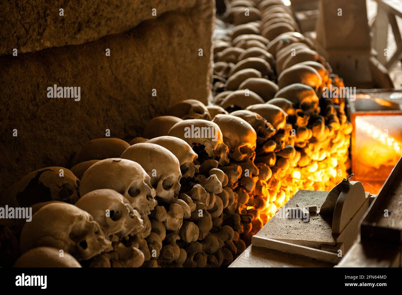 Crânes au cimetière Fontanelle (Cimitero Delle Fontanelle) à Naples Banque D'Images